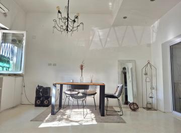 Departamento · 46m² · 2 Ambientes · Depto 2 Amb Amplio con Patio, Tipo Casa Entrada Independiente!