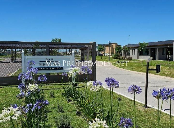 Terreno · 688m²