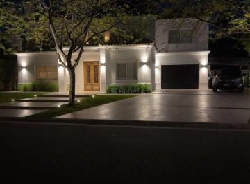 Casa · 267m² · 4 Ambientes · 3 Cocheras · Casa en Venta en El Encuentro, General Pacheco, Tigre