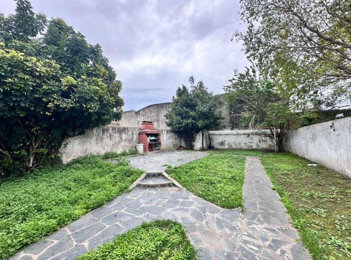 Casa · 226m² · 5 Ambientes · 2 Cocheras