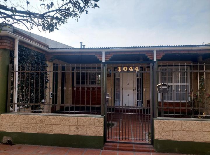 Casa · 250m² · 3 Ambientes · 1 Cochera
