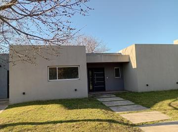 Casa · 193m² · 6 Ambientes · 2 Cocheras · Casa en Venta en San Matias, Escobar 5 Ambientes a Estrenar