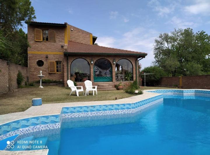 Casa · 166m² · 4 Ambientes · 2 Cocheras