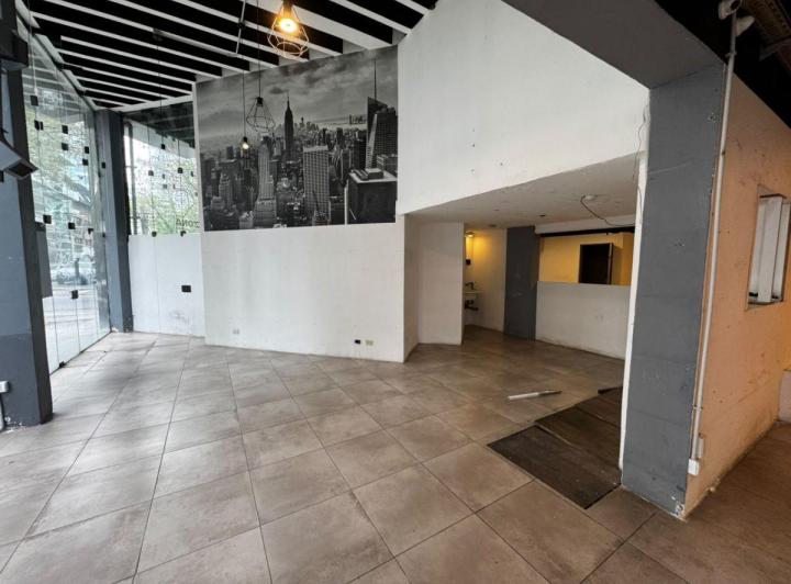 Local comercial · 110m²