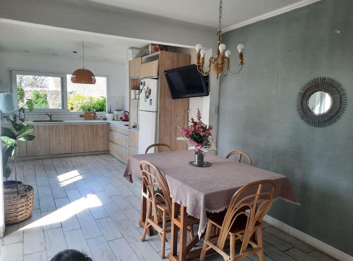Casa · 300m² · 4 Ambientes · 1 Cochera