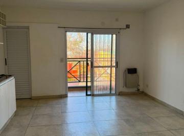 Departamento de 2 ambientes, Avellaneda · Departamento de Dos Ambientes con Balcón de Categoría en Piñeyro