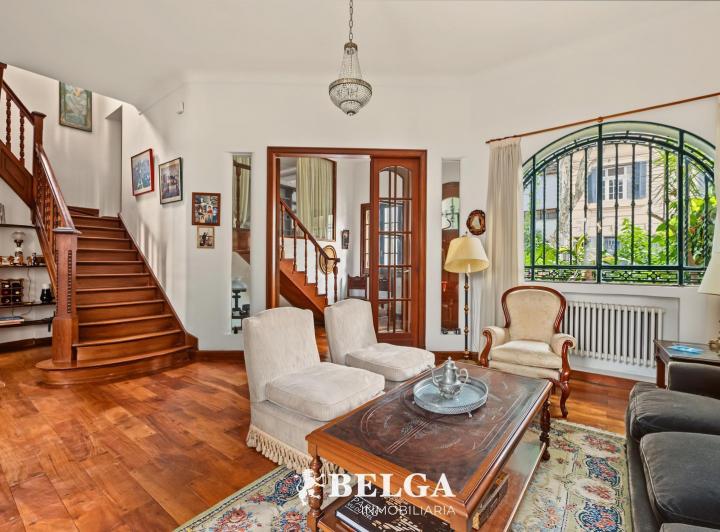 Casa · 250m² · 5 Ambientes · 1 Cochera
