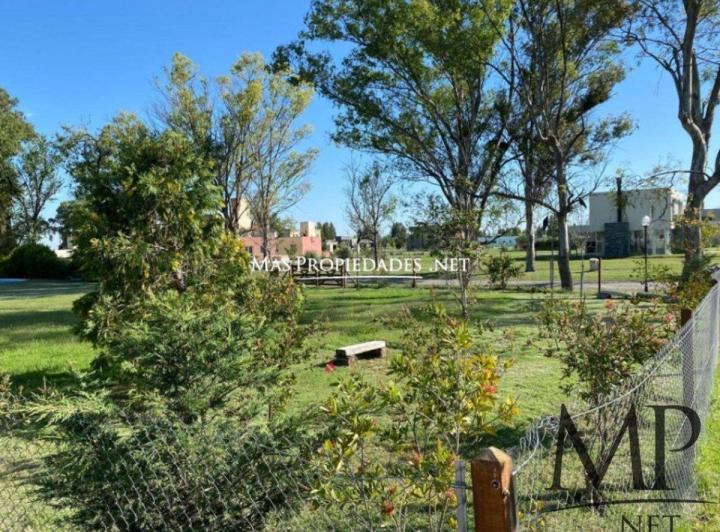 Terreno · 1051m²