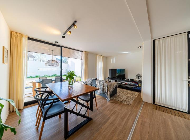 Casa · 70m² · 5 Ambientes · 2 Cocheras