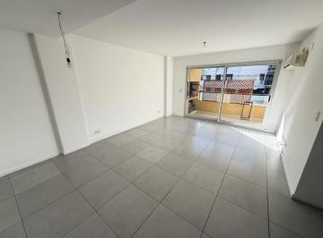 Departamento · 75m² · 3 Ambientes · 1 Cochera · Excelente Depto 3 Amb con Balcon, Parrilla y Cochera