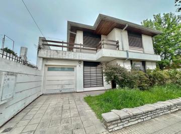 Departamento · 80m² · 3 Ambientes · 1 Cochera · Departamento 3 Ambientes en Pb con Patio, Parrilla y Cochera - Temperley