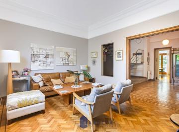 Casa · 325m² · 5 Ambientes · 1 Cochera · Casa - Venta - Colegiales - 5 Amb - Terraza y Patio - Escritorio y Playroom - Cochera