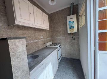 PH · 35m² · 2 Ambientes · PH 1 Dormitorio en Alquiler con Patio