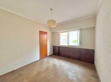 PH · 35m² · 2 Ambientes · PH 1 Dormitorio en Alquiler con Patio