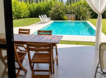 Casa · 159m² · 5 Ambientes · 2 Cocheras · Casa en Alquiler Quintas del Sol Spegazzini