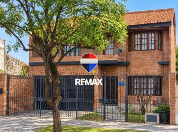 Casa · 360m² · 7 Ambientes · 2 Cocheras · Venta Casa 2 Plantas en Tres Cerritos con Cochera