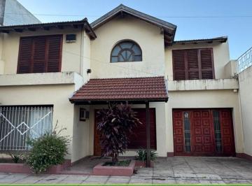 Casa en Venta de 5 ambientes San Pedro · Chalet en Venta Sobre La Av Sarmiento