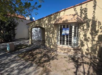 Casa de 4 ambientes, San Martín · Se Alquila Casa Barrio Mebna