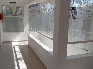 Sala de espera y recepción · Particular Alquilo Local 3 Amplios Ambientes Apto Profesional