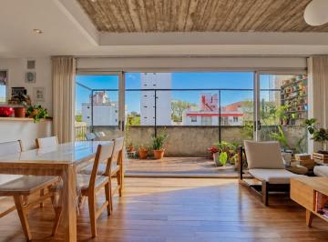 Departamento · 68m² · 3 Ambientes · 1 Cochera · Dúplex con Terraza Propia, Balcón y Cochera