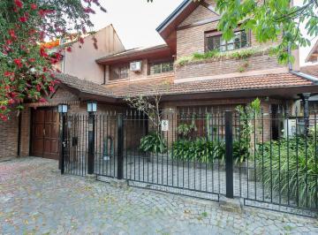 Casa · 240m² · 6 Ambientes · 3 Cocheras · Venta Casa en Martinez 4 / 5 Dorm.