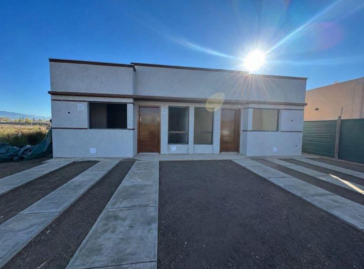 Casa · 77m² · 5 Ambientes · 1 Cochera