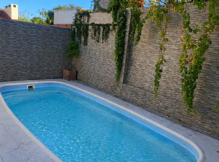 Casa · 172m² · 2 Dormitorios · 1 Cochera