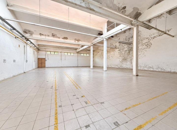 Bodega-Galpón · 370m² · 10 Cocheras