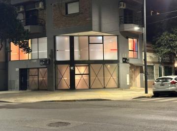 rs:p15h88e2pta62d4fbnioafhn · Local Comercial en Esquina | 2 Plantas