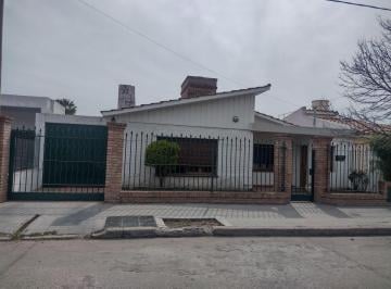 Casa de 7 ambientes, Córdoba · Hermosa Casa de 3 Dorm., Cochera, Patio y Pileta en Bajo Palermo