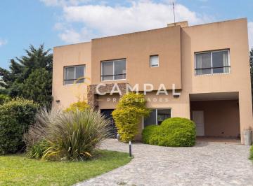 Casa · 178m² · 5 Ambientes · 1 Cochera · Casa en Venta en La Cesarina, General Rodríguez, G. B. a. Zona Oeste