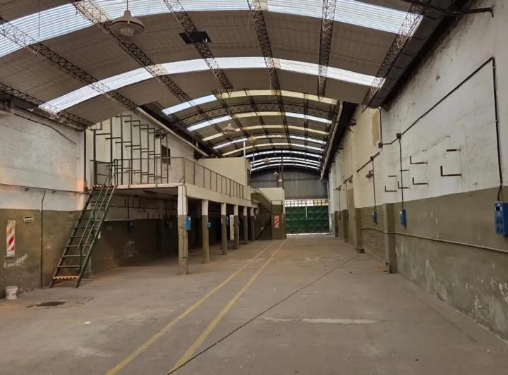 Bodega-Galpón · 750m² · 3 Ambientes