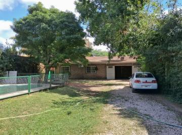 Quinta vacacional · 69m² · 2 Ambientes · 1 Cochera · Venta Casa Quinta 2 Ambientes con Cochera, Quincho, Pileta Apto Credito en El Pato