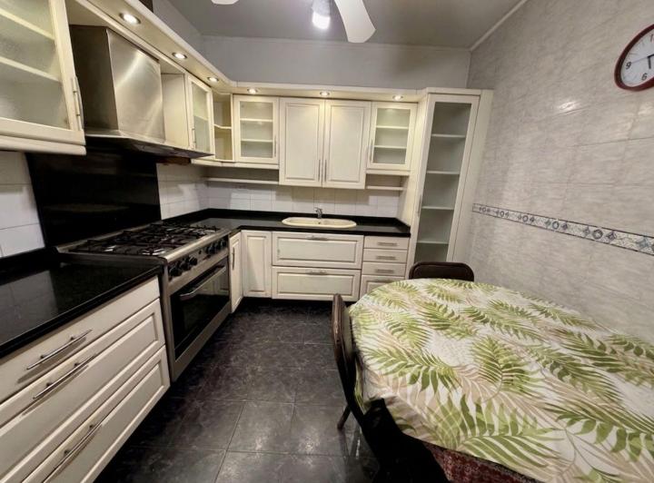 Casa · 197m² · 4 Ambientes · 1 Cochera