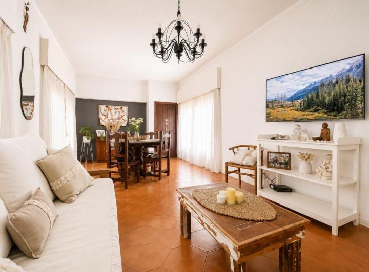Casa · 172m² · 7 Ambientes · 1 Cochera