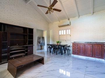 Casa · 65m² · 2 Ambientes · 2 Cocheras · Casa en Venta 1 Dormitorio con Pileta Tds 2
