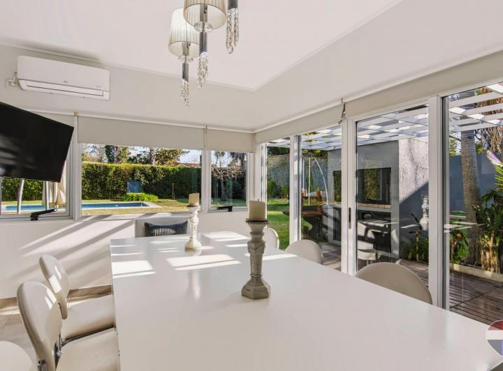 Casa · 198m² · 3 Ambientes · 2 Cocheras