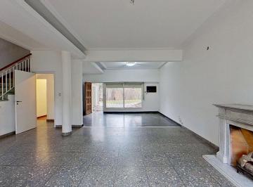 Casa · 224m² · 4 Ambientes · 1 Cochera · Casa en Venta Adrogue