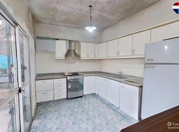 Casa · 85m² · 3 Ambientes · 1 Cochera · Venta Casa 3 Ambientes Lote Propio I. Casanova