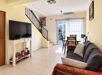 PH · 60m² · 3 Ambientes · PH en Venta de 3 Ambientes en V. Luro. A, Crédito