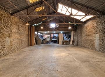 Bodega-Galpón · 447m² · Venta Casa 4 Amb con Galpon Barrio San Jose