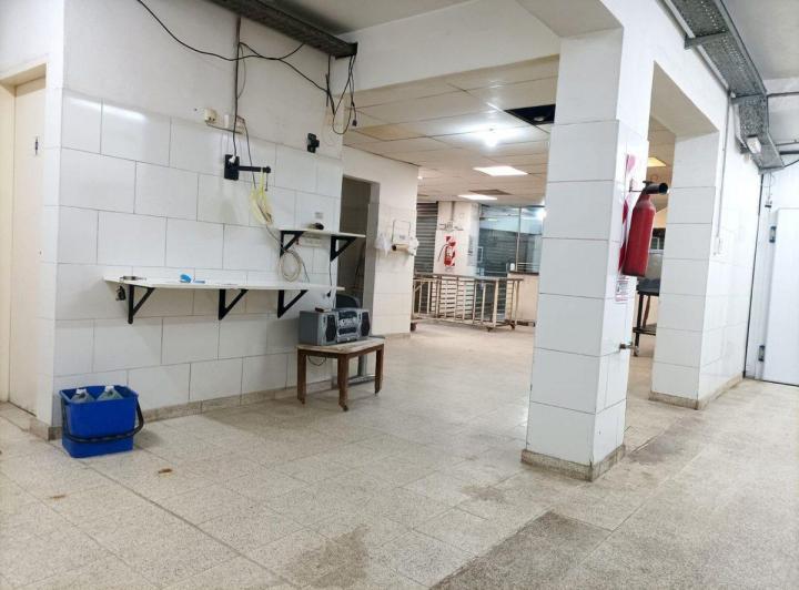 Local comercial · 240m²