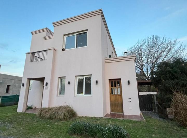 Casa · 200m² · 3 Ambientes