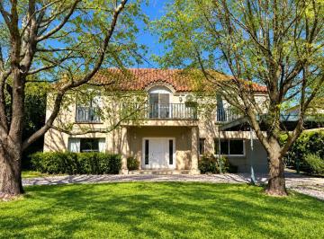 Casa · 186m² · 6 Ambientes · Una Casa Para Entrar a Ayres Desde Otro Lugar. Casa en Venta en Ayres de Pilar, Sobre Lote de 886.72
