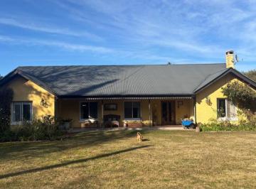 Casa · 370m² · 7 Ambientes · Lindisima Casa en Venta en Chacras de Murray, Increible Jardin de 2500 m²