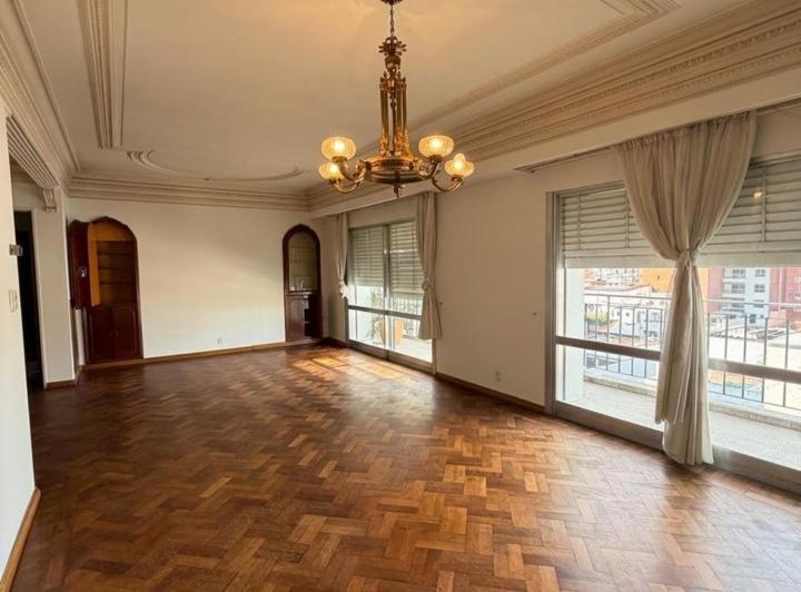 Departamento · 213m² · 7 Ambientes · 1 Cochera