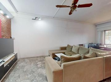 Casa · 243m² · 6 Ambientes · 1 Cochera · Vta Casa C Monoamb Patio Balcón Terraza Parrilla