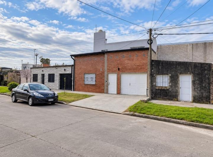 Casa · 141m² · 4 Ambientes · 1 Cochera