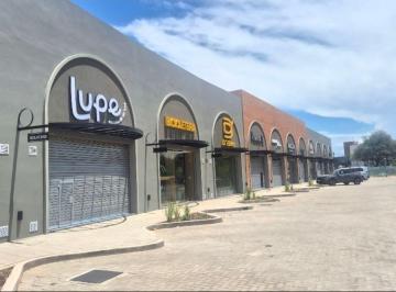 Local comercial · 75m² · 1 Ambiente · 1 Cochera · Local - Costas de Manantiales