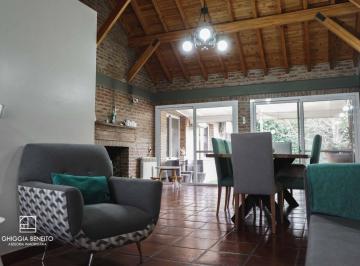 Casa de 6 ambientes, Neuquén · Solida Casa en Rincon Club de Campo